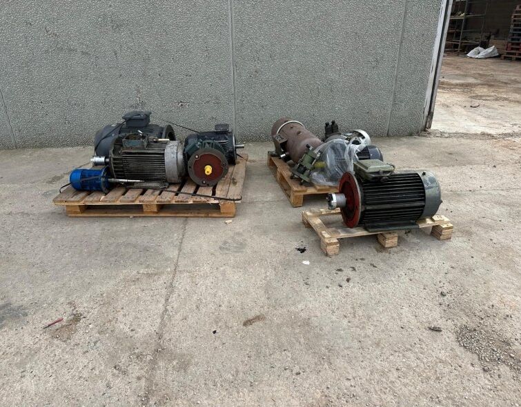 - LOT OF THREE-PHASE ELECTRIC MOTORS